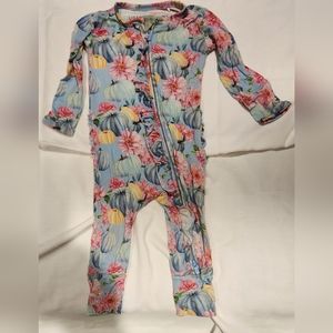 Little bum bum/ bums & roses pumpkin romper 6-9 months